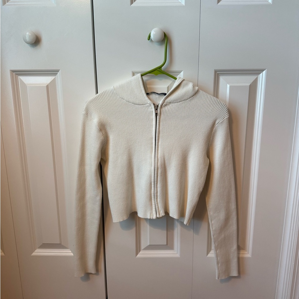 Brandy Melville cropped sweatshirt zip up